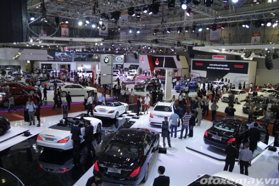 Cuối năm xe ngoại ồ ạt “tấn công” thị trường Việt